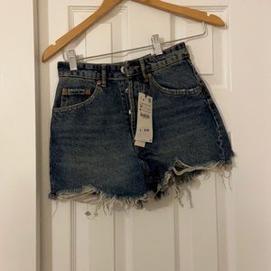 ZARA shorts, brand new never worn, w tags bought the wrong size